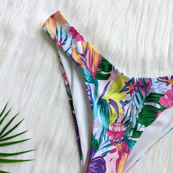 Colorful Tropical floral print bikini bottom size S - Picture 2 of 5